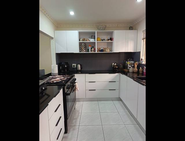3 BEDROOM DUPLEX FOR SALE IN MALVERN